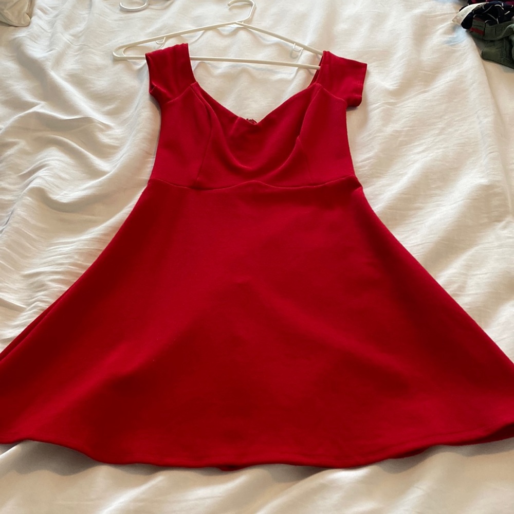 Akira Chicago: Sexy red dress